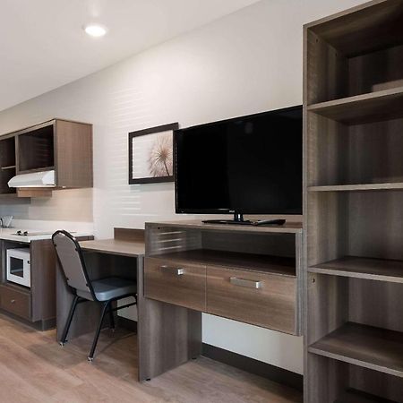 Woodspring Suites Phoenix-Deer Valley Exterior photo
